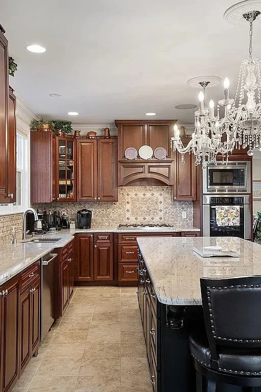 kitchen 2.jpg