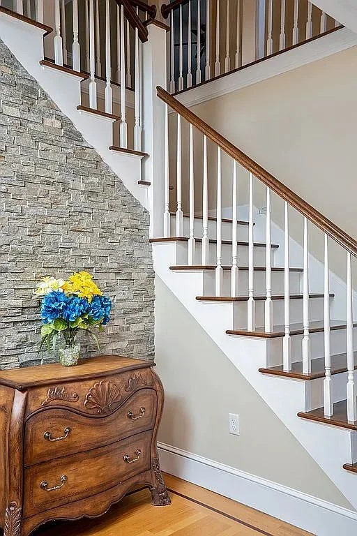foyer 2.jpg