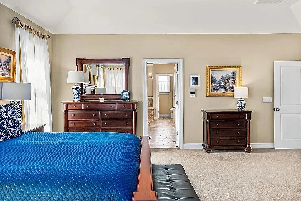 master bedroom 2.jpg
