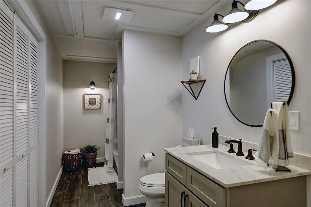 basement bathroom.jpg