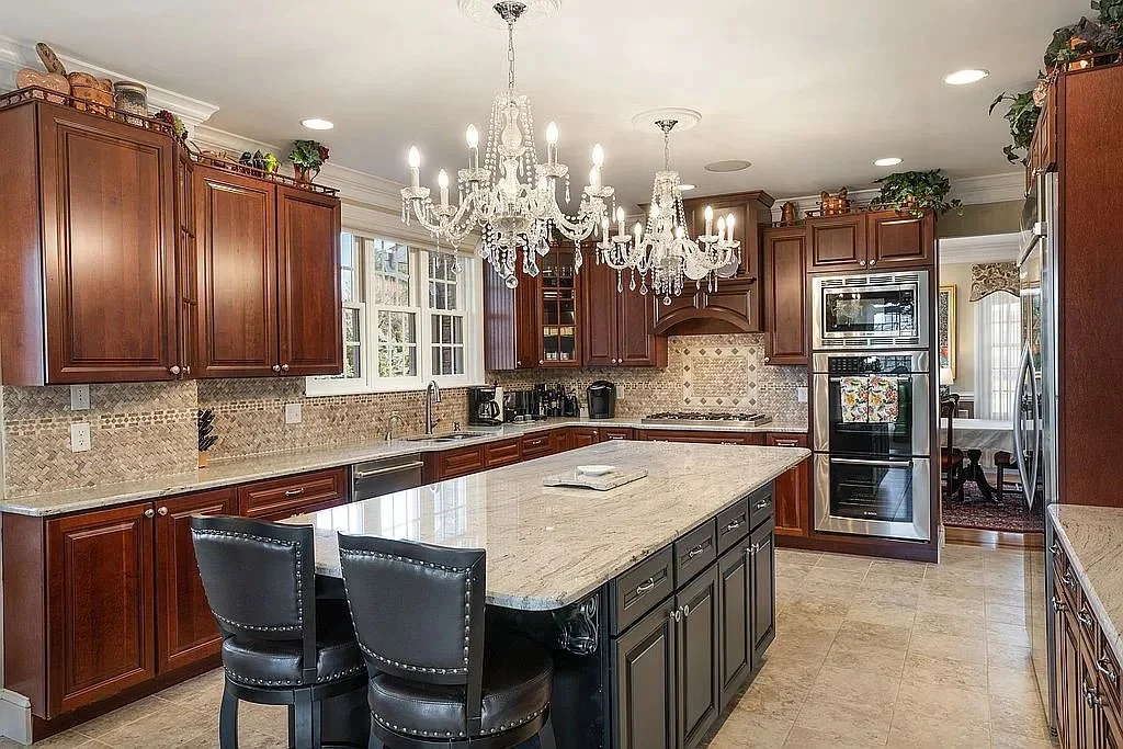 kitchen 1.jpg