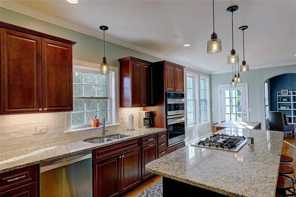 kitchen 3.jpg