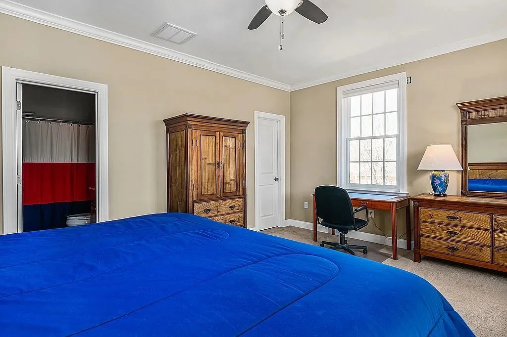 bedroom suite 2.jpg