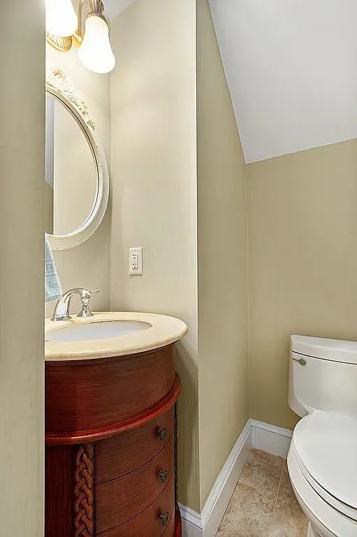powder room 2.jpg