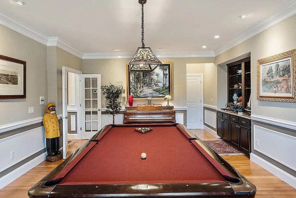 billiards room.jpg