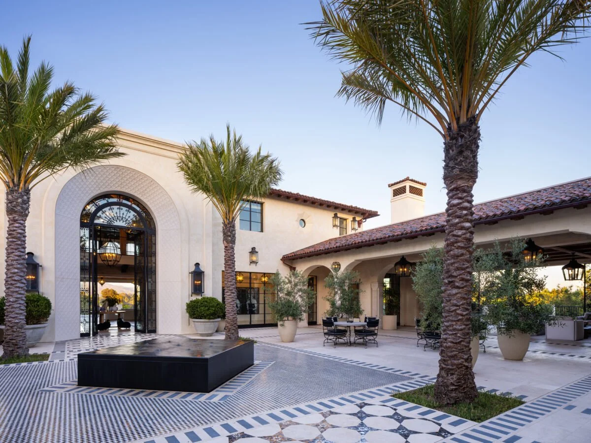 Exterior of California residence, lighting design by Tirschwell