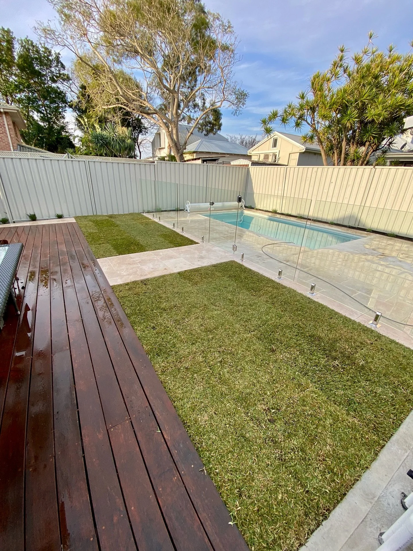 Fresh turf put down last week in Hamilton!
➡️ Swipe for the before 📸

#turf #layingturf #gardener #lawns #newcastle