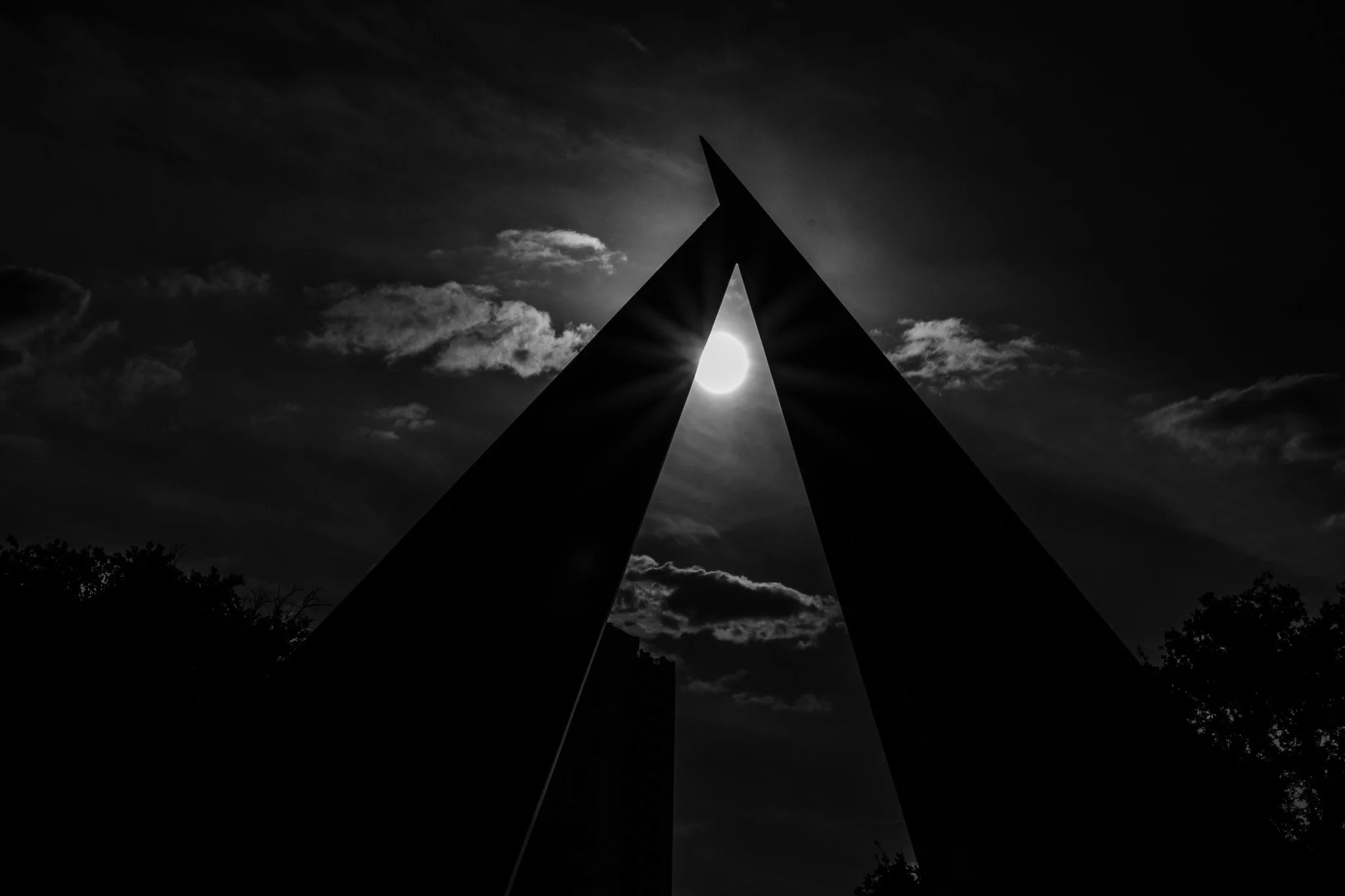 Vinoy triangle bw.jpg