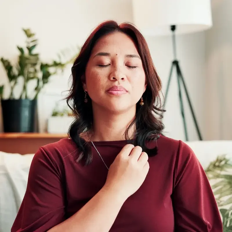 person attending a somatic experiencing therapy session