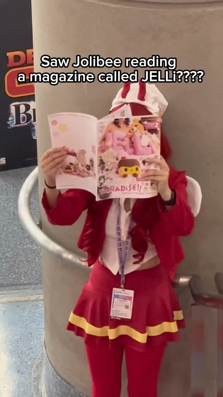 ok but fr… what is JELLi? and why does the bee know more than me ( °ヮ° ) ?
#JELLi #magazine #zine #trinkets #fashion #toys #animeexpo #ax #jollibee #fyp