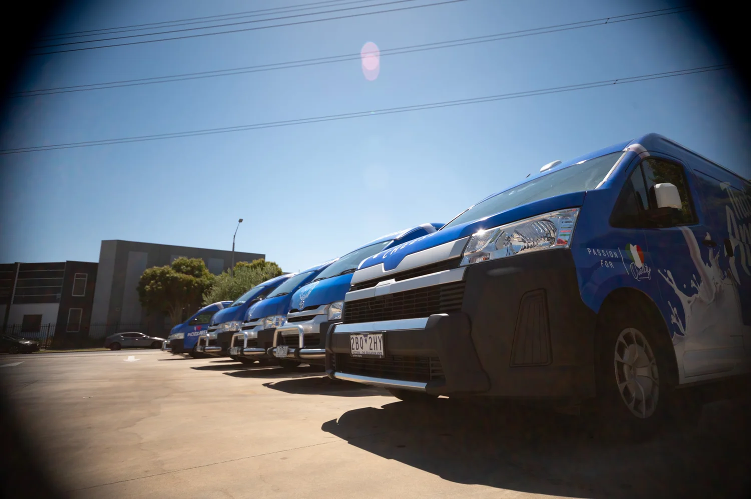 Temperature monitoring display inside a refrigerated transport unit