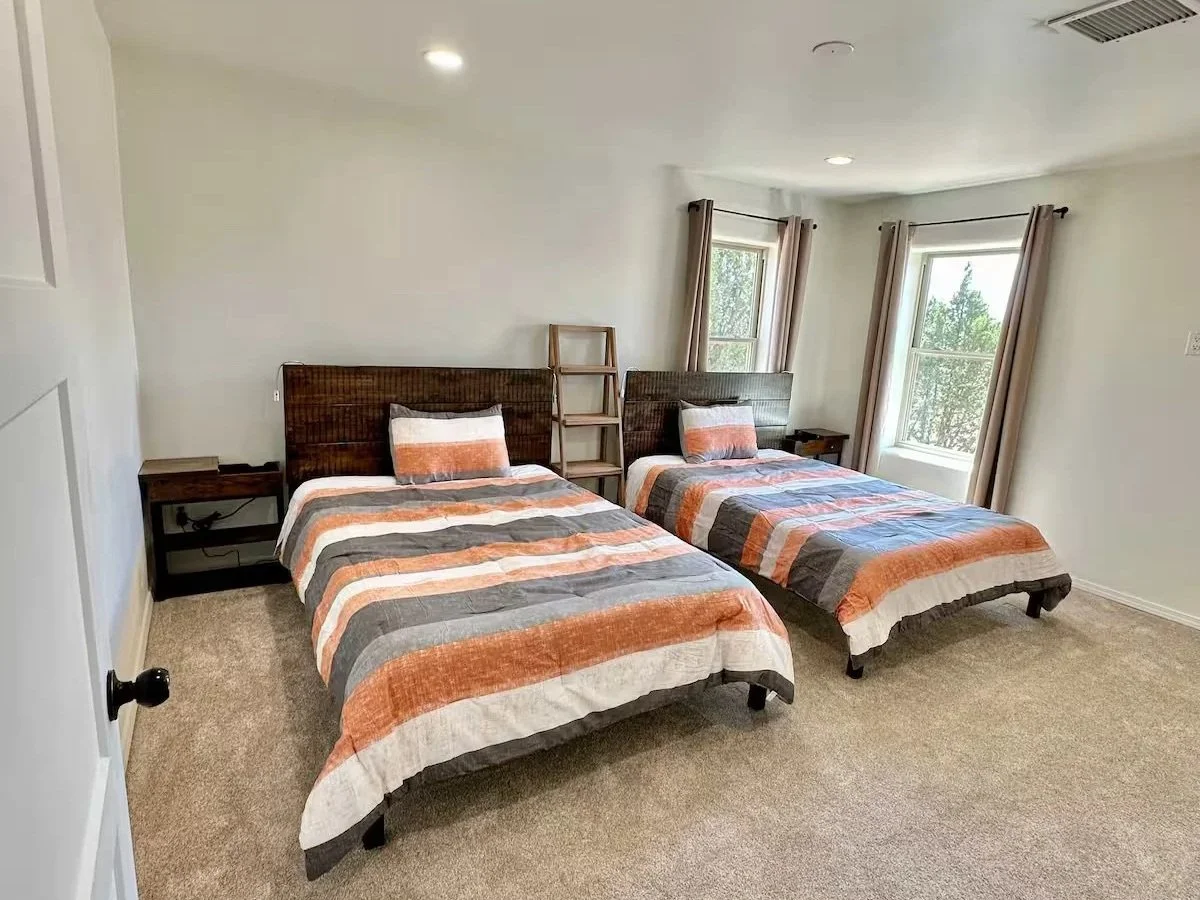 Double Bed.jpg (Copy)