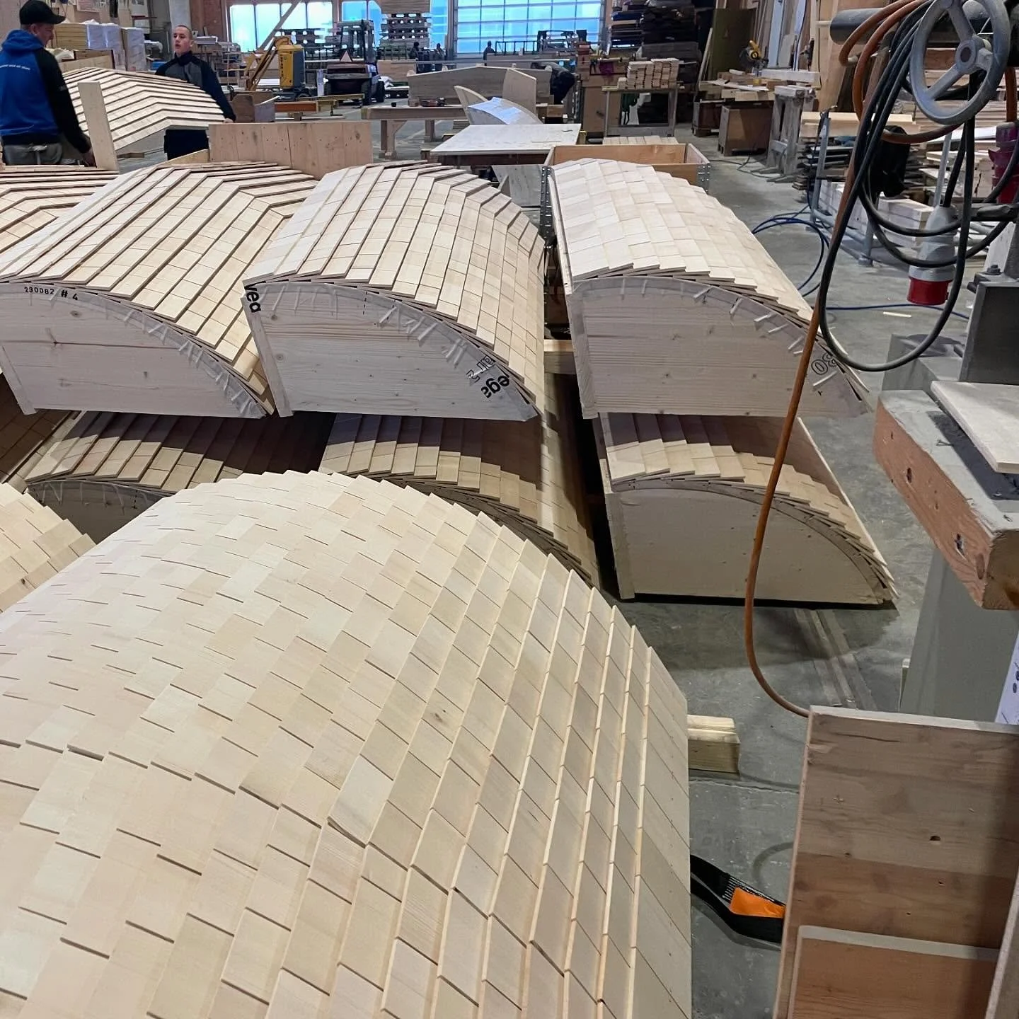 Here&rsquo;s a sneak peek into our production line&mdash;Swiss made, using Swiss timber. Here is where precision, sustainability, and innovation come together.

Crafted from pre-assembled CLT panels and fully insulated modular facade panels, the pavi