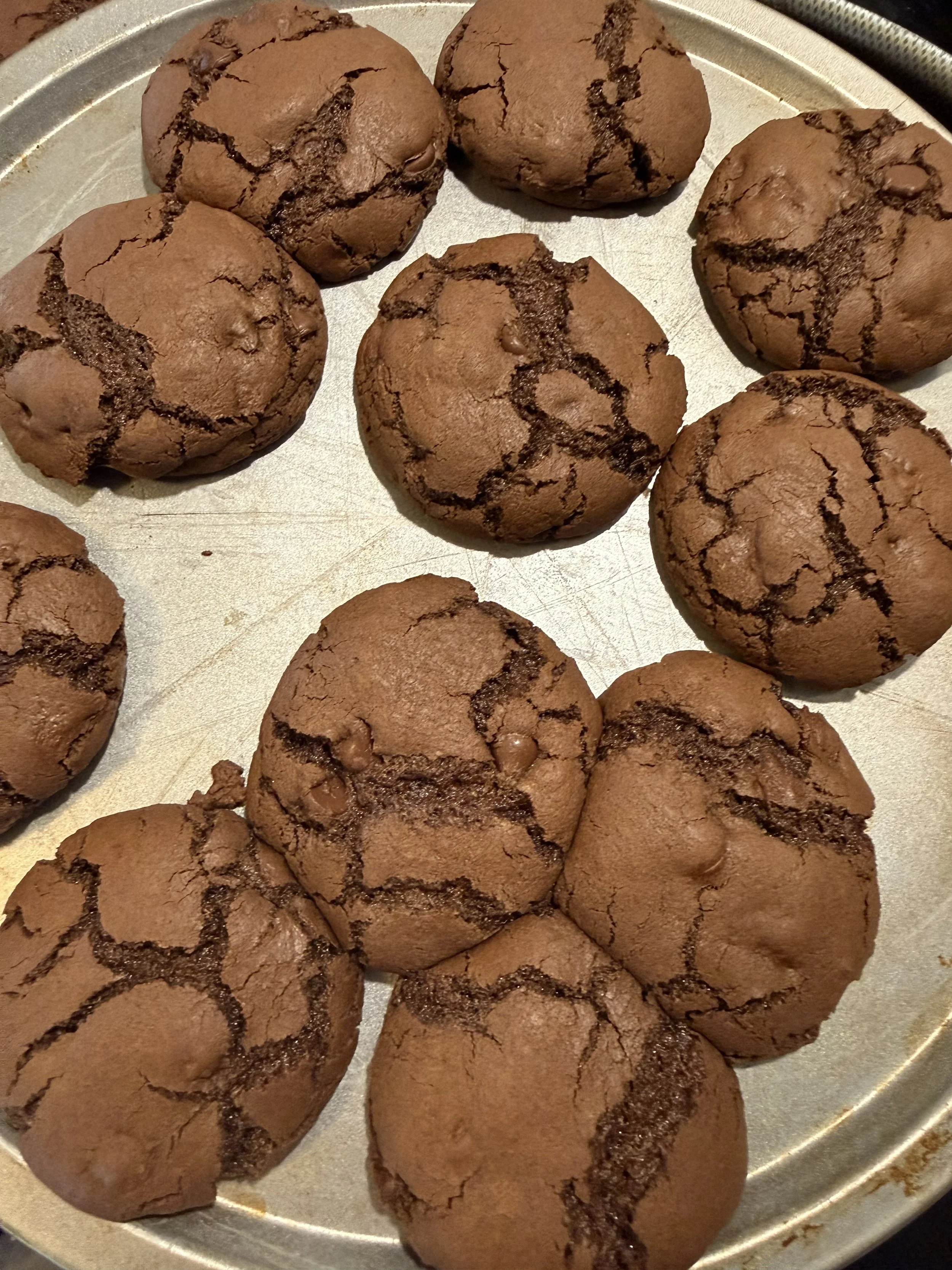 PUP VENG COOKIES CHOC AND CHOC CHIP,TELL ME WHO DOES NOT LIKE COOKIES?