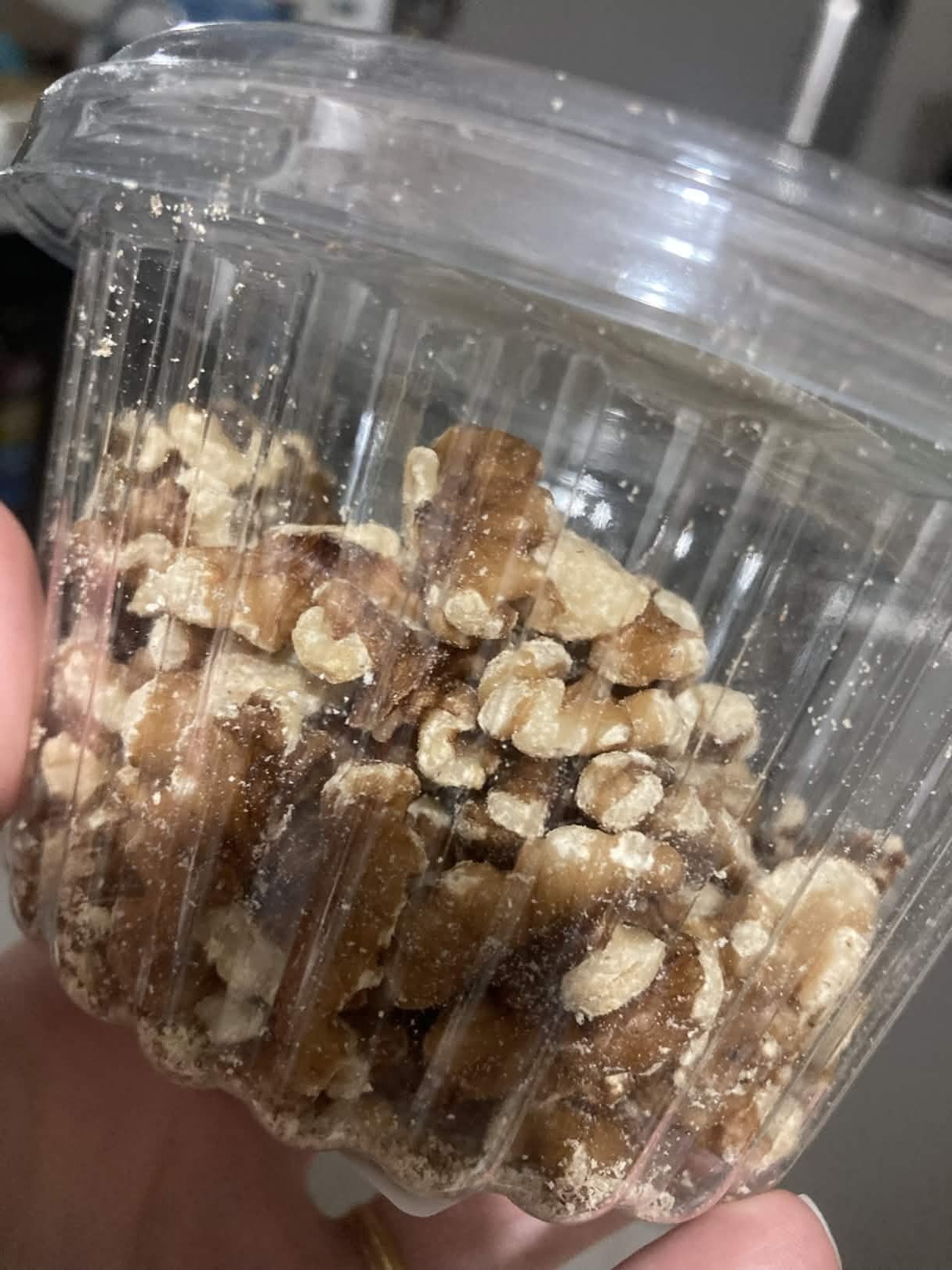 NUTS OR TRAIL MIXES CAN BE A GOOD IDEA MIX WITH DRIED FRUIT.THESE ARE WALNUTS BUT YOU CAN CHOOSE WHATEVER YOU LIKE