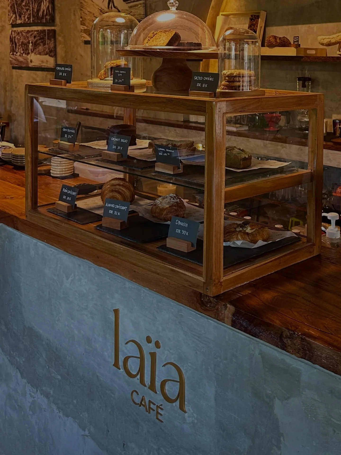 ☕ Laia Caf&eacute; Mornings
Freshly baked pastries, cozy interiors, and the perfect pour. Your daily ritual, redefined. #LaiaCafe #BaliBakery #CafeVibes