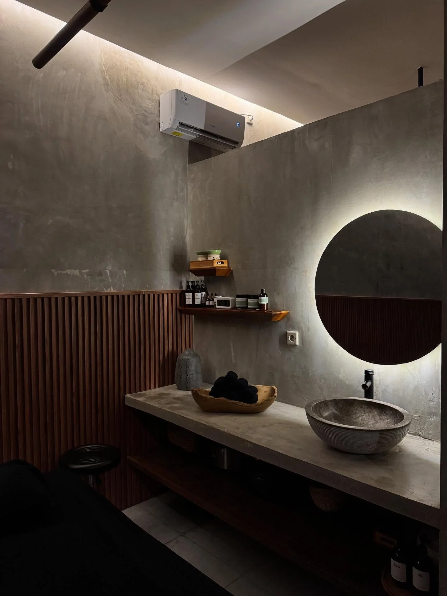 ✨ Tranquility, redefined.
Step into the serene side of La&iuml;a &mdash; our spa is your sanctuary for stillness, self-care, and soothing rituals. 🧖🏽&zwj;♀️✨

From calming massages to aromatic treatments, every detail is designed to restore your in