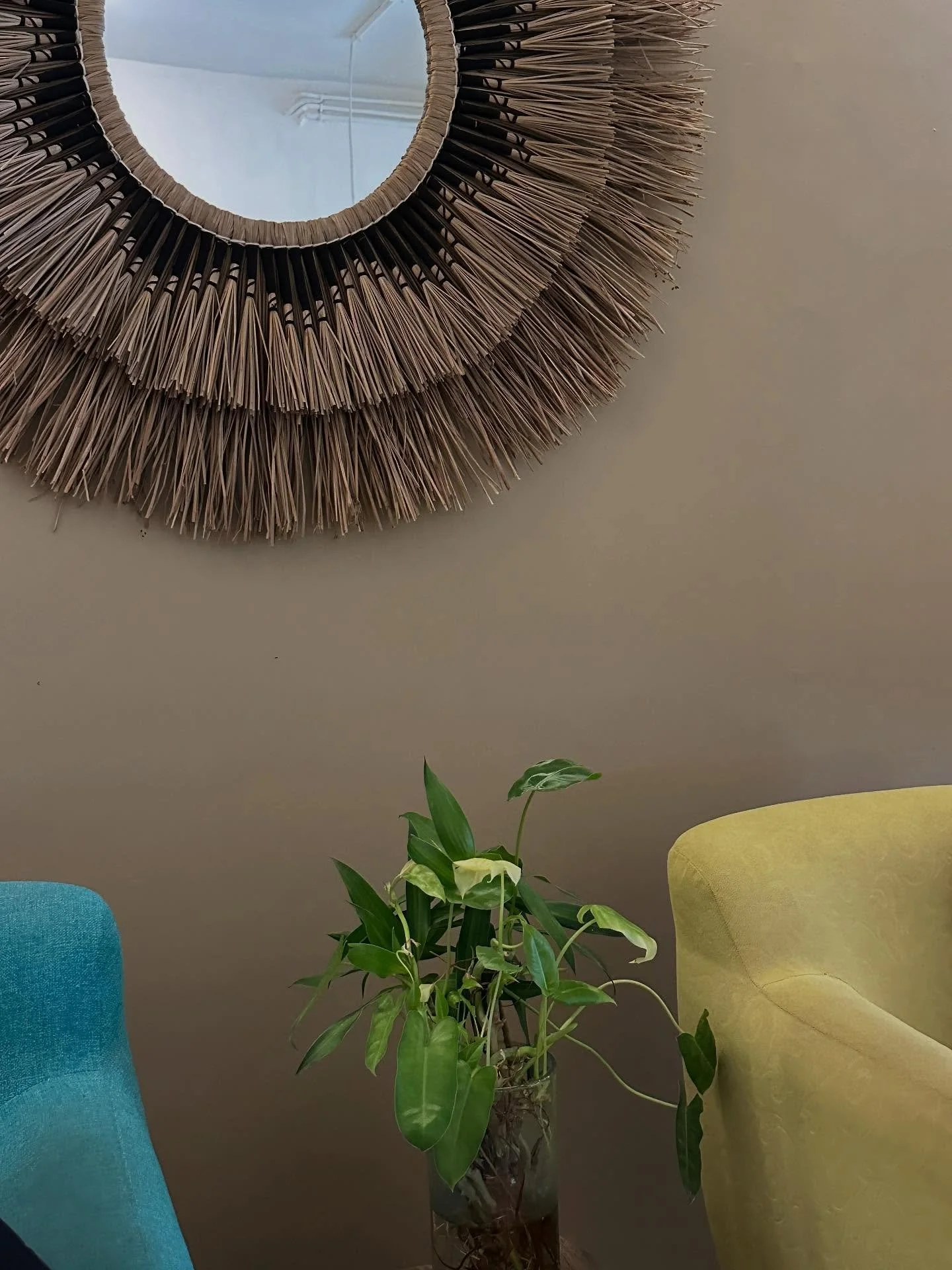 Laïa Spa🌿
Where calm begins and stress melts away.
Soft hands, warm oil, deep peace.
#LaiaSpa #SpaEscape #WellnessRetreat #InnerCalm