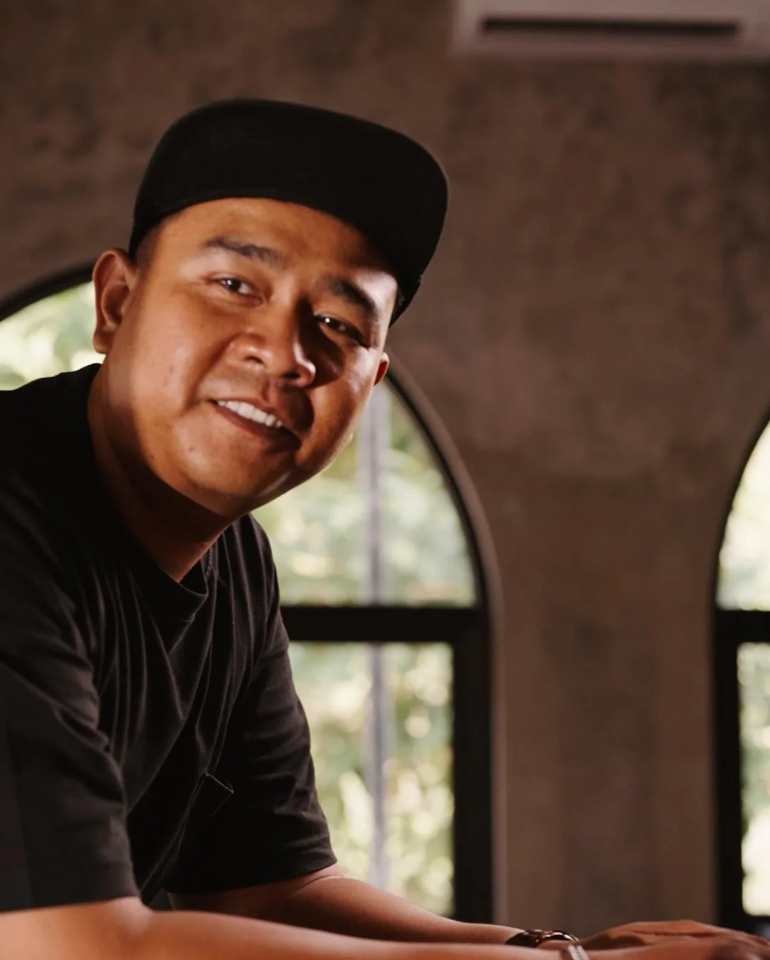 ✨ Meet the Heart of La&iuml;a ✨
Behind every warm cup, healing touch, and heartfelt smile is the soul of La&iuml;a our beautiful team. 💛
These are the faces that make the caf&eacute; feel like home and the spa feel like sanctuary.
Grateful for their