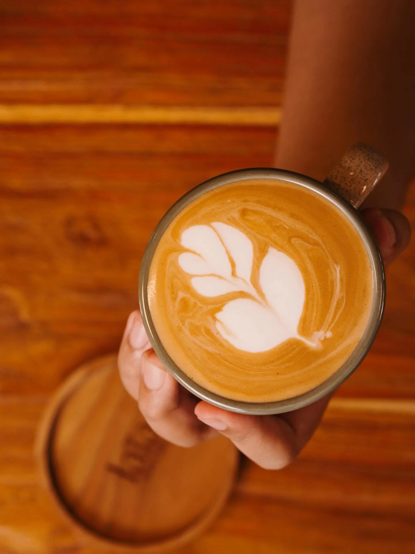 ☕🌺 La&iuml;a Caf&eacute; &amp; Spa
Why not start your day with a cup of coffee at La&iuml;a?
A slow morning in Uluwatu&hellip; coffee, calm, and coastal bliss 🌿
📍Uluwatu, Bali | #LaiaVibes