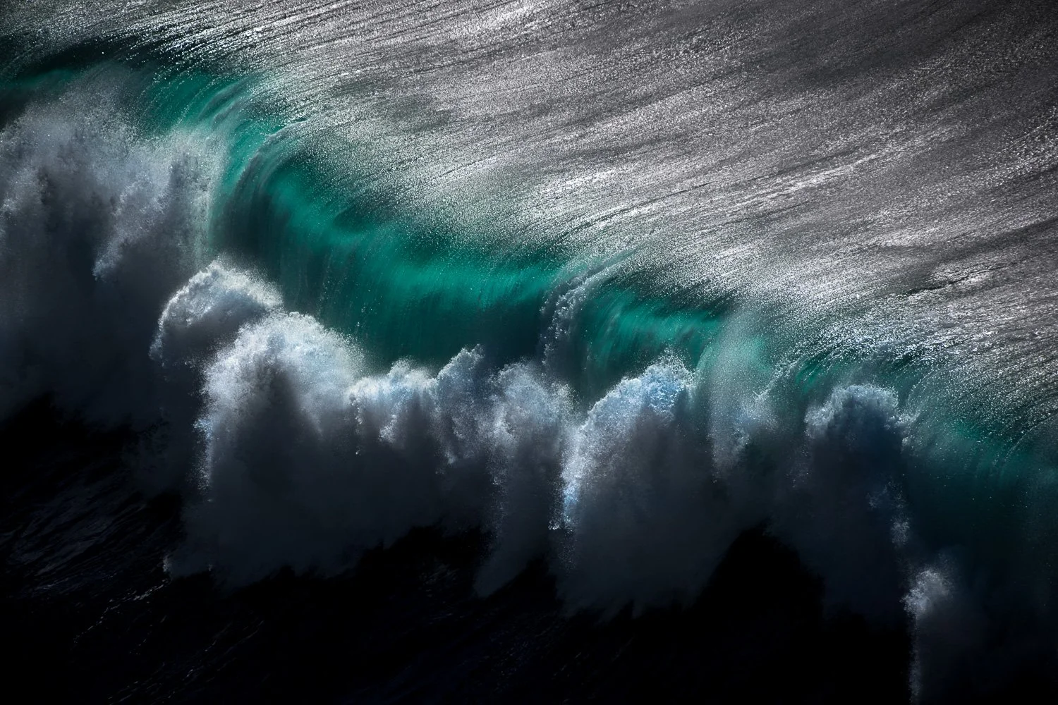 aileens-heavy-slab-wave-dramatic-light.jpg