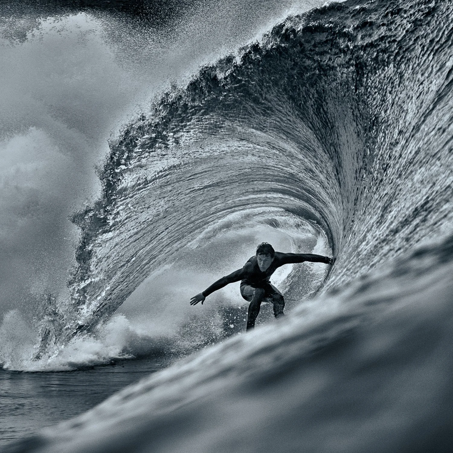 black-and-white-surf-photography-hollow-wave-fergal-smith-rileys-ireland.jpg