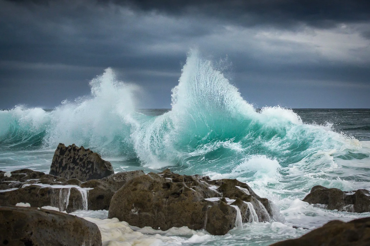 backwash-wave-rebound-irish-ocean-power.jpg