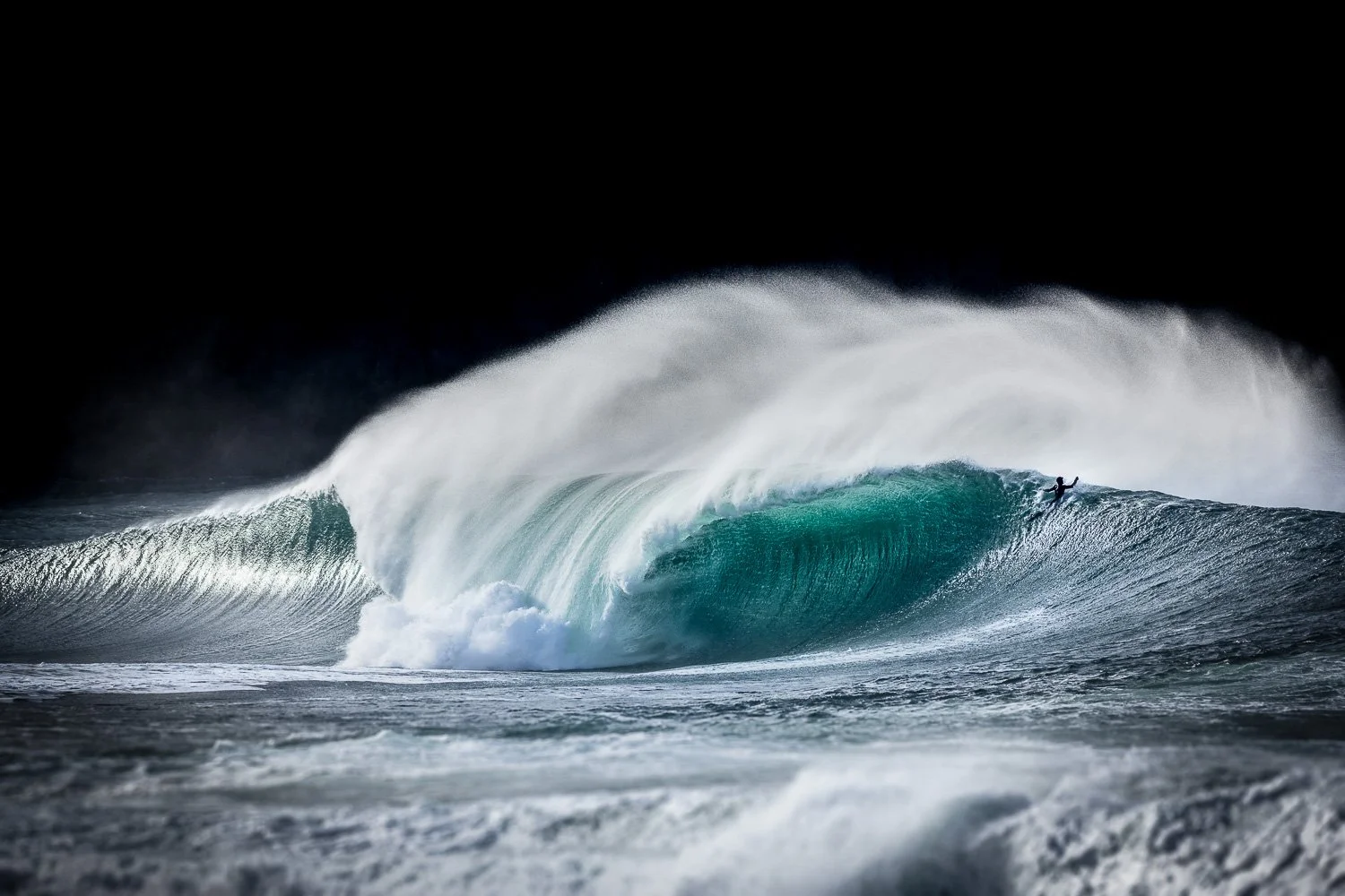 perfect-emerald-barrel-rileys-wave-surf.jpg