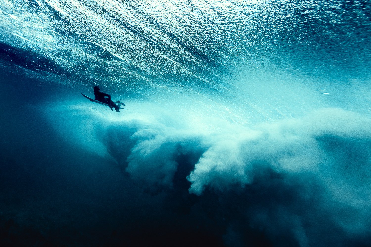 underwater-duck-dive-surf-photography.jpg