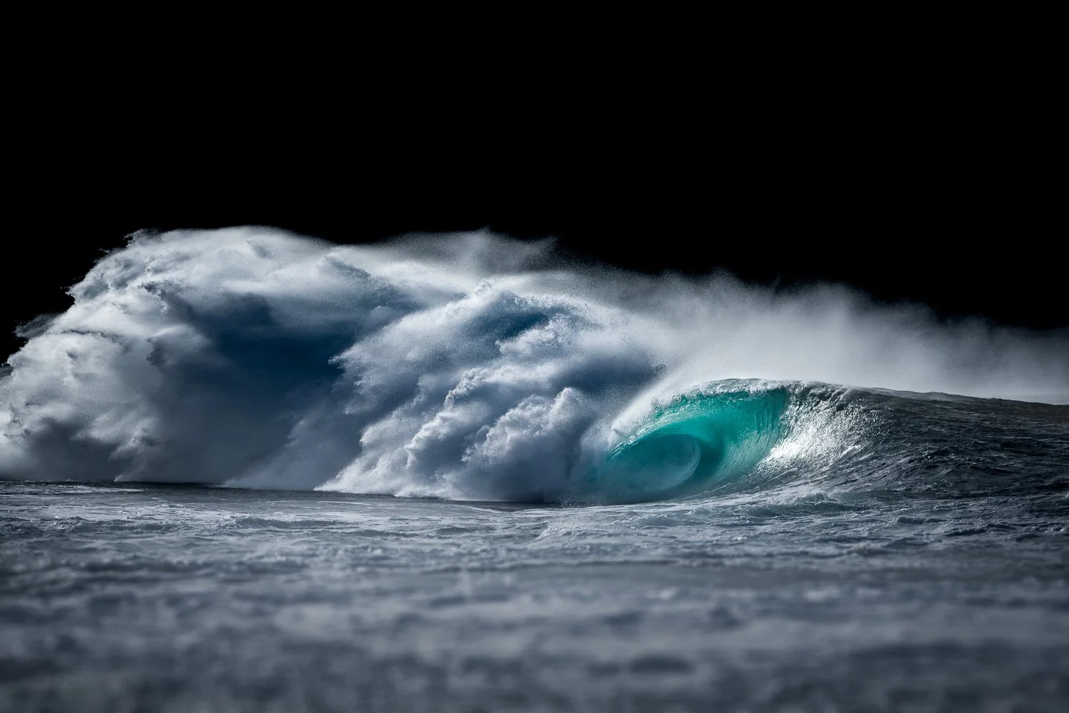 rileys-slab-wave-crashing-reef.jpg