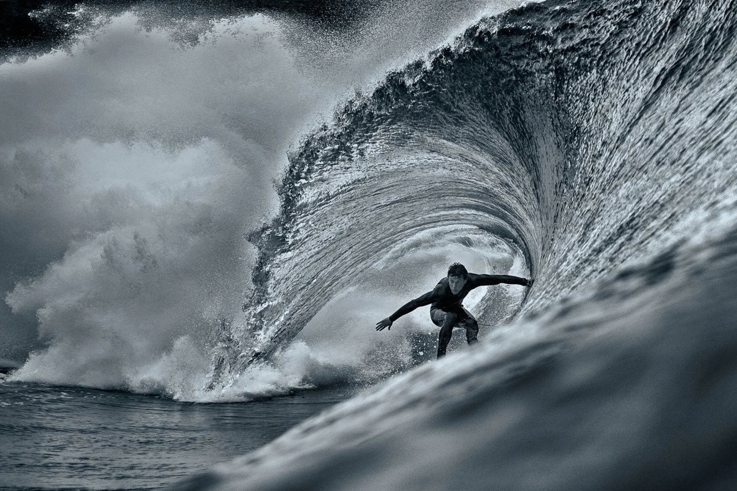 powerful-wave-barrel-surf-photography.jpg