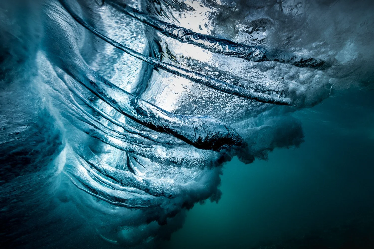 underwater-wave-ireland.jpg
