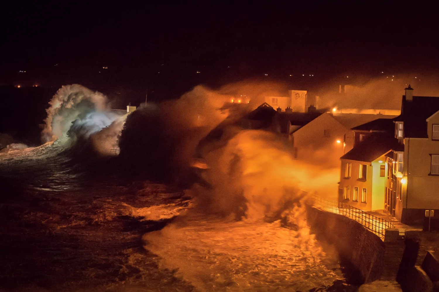 lahinch-storm-giant-waves-hit-promenade-at-night.jpg