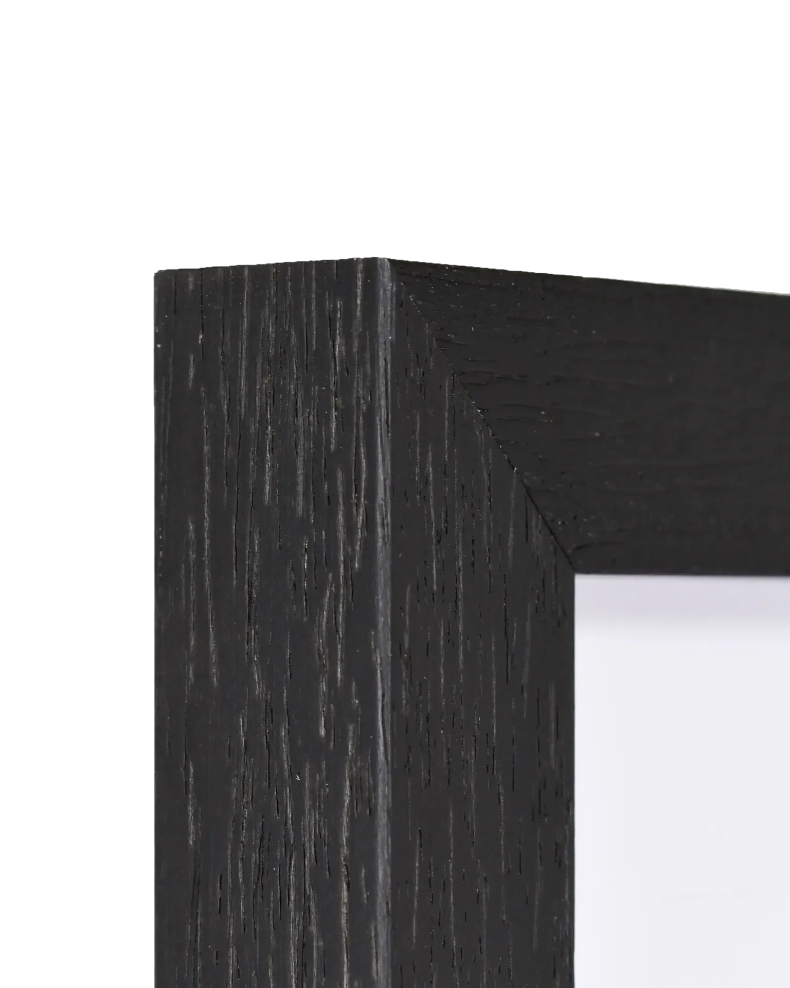 bilderrahmen-holz-philippa-schwarz-detailansicht_03_1536x1920.webp