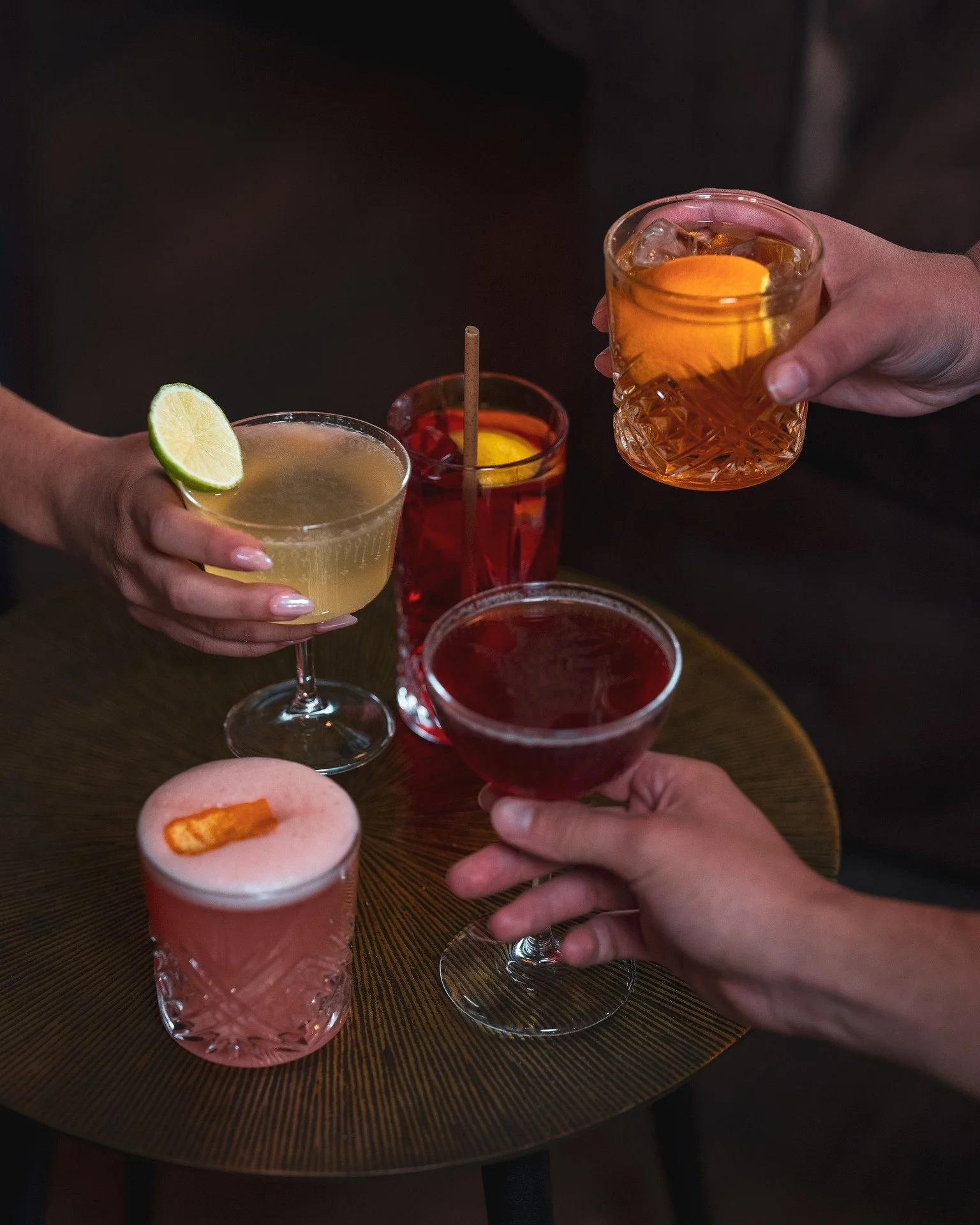 🌇 Cet &eacute;t&eacute;, le G&eacute;nie Bar vous invite &agrave; des cocktails uniques !
Des spiritueux infus&eacute;s m&eacute;lang&eacute;s &agrave; des cordials maison, que vous pouvez personnaliser selon vos envies. 🍹✨

Laissez libre cours &ag