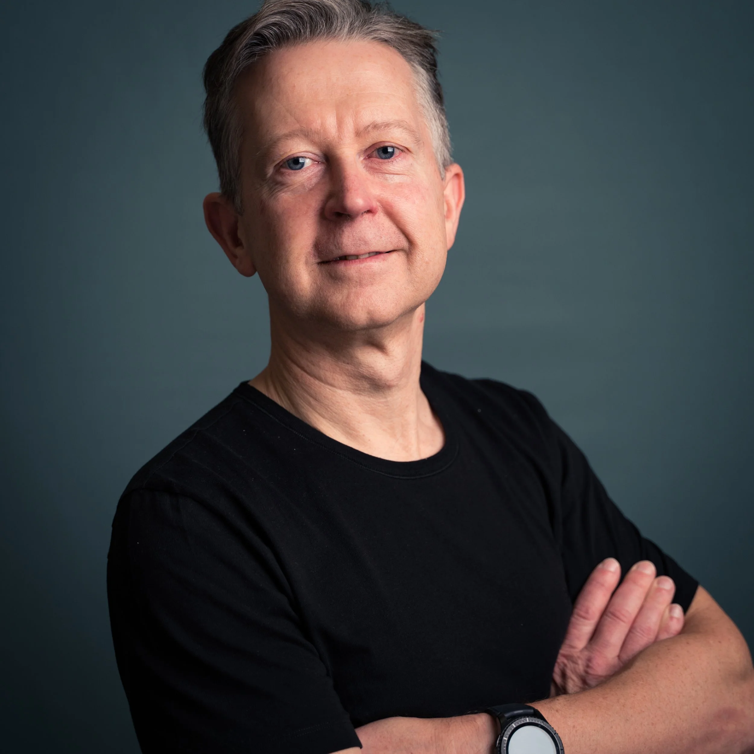 Paul McHugh is a highly experienced specialist AI content creator, Virtual Production supervisor and VFX supervisor