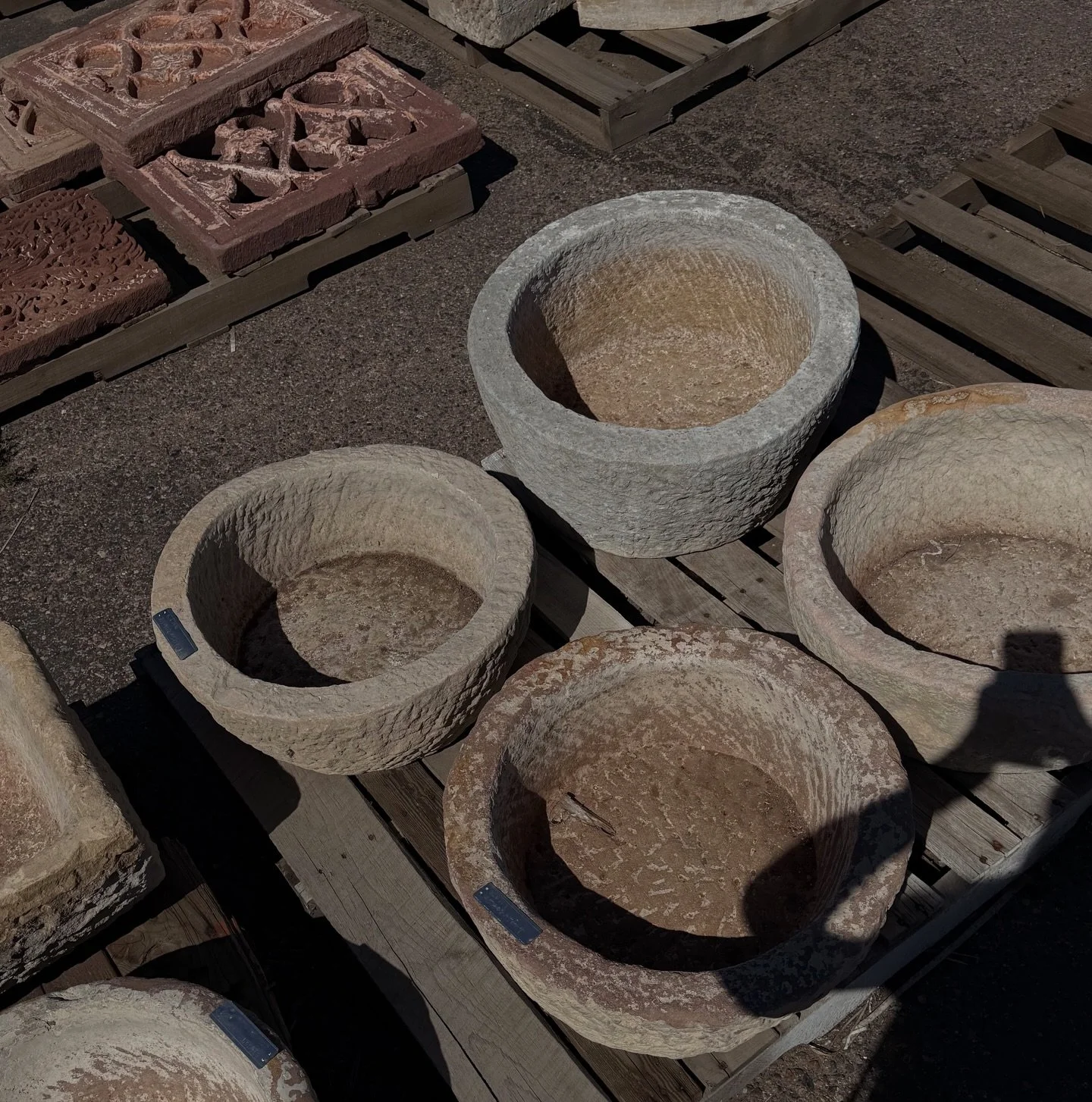 Sourcing accessories for our latest projects 💭🪴🪵 Leaning into stone, clay, and wood tones that feel imperfect in the best way #GuidedHomeDesign