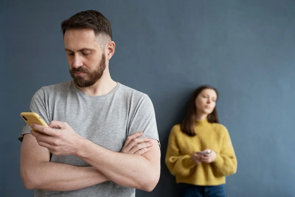 Beziehungsqualität leidet, Partner reden nicht mehr miteinander, verbringen keine gemeinsame Zeit mehr miteinander