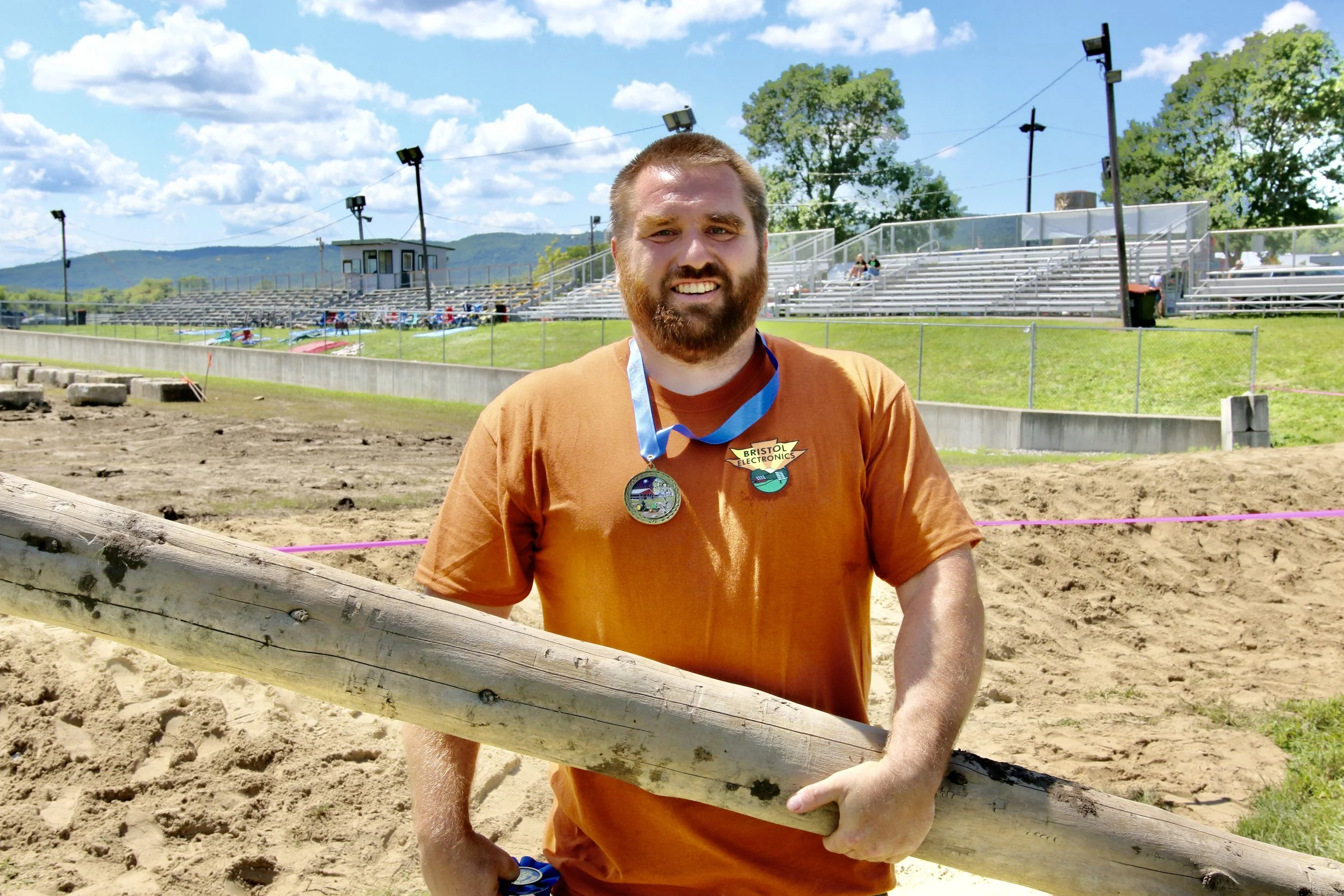 Stephen+Cobb,+of+Bristol,+caber-toss+winner.jpg