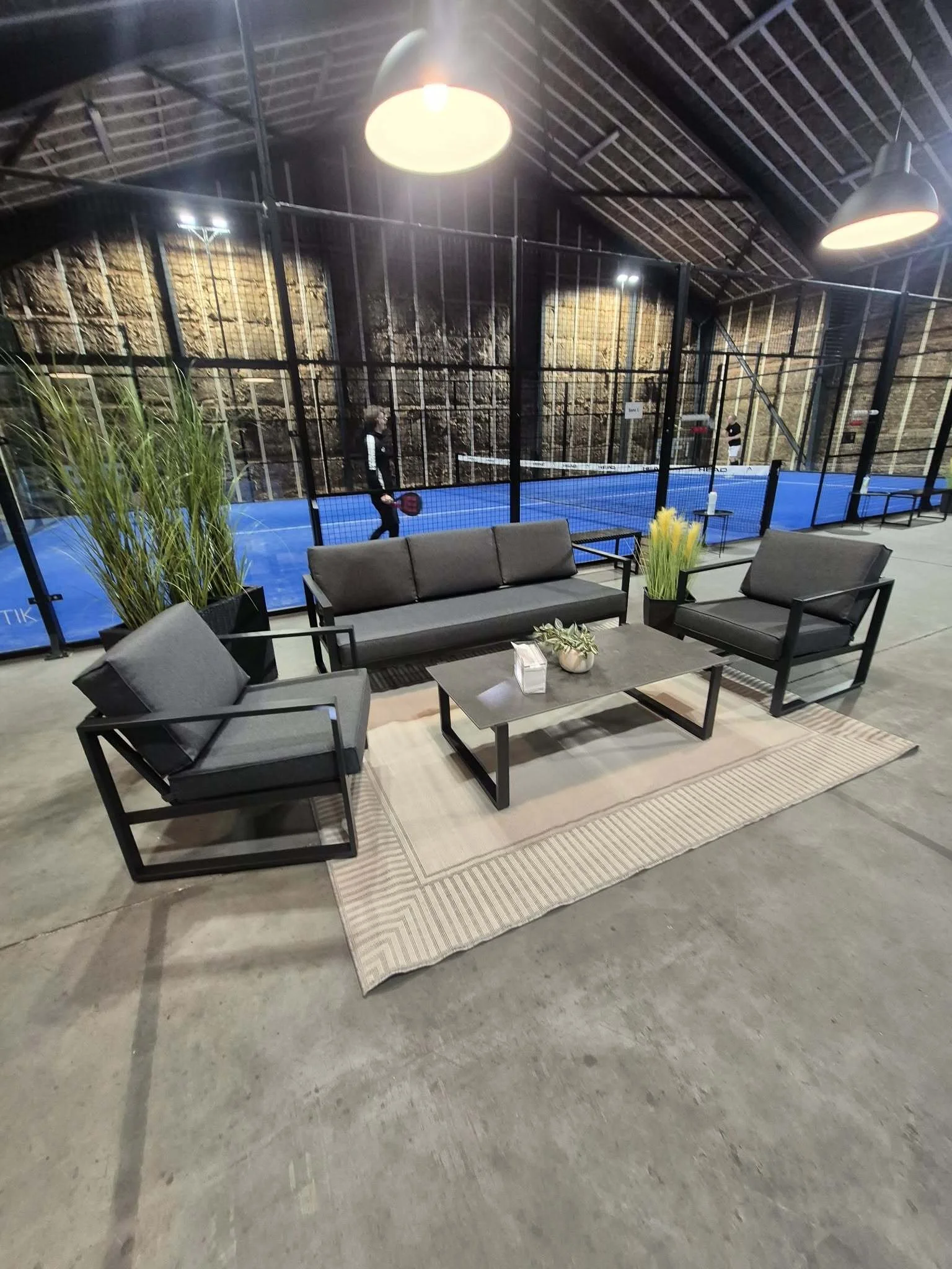 Lounge 1.jpg