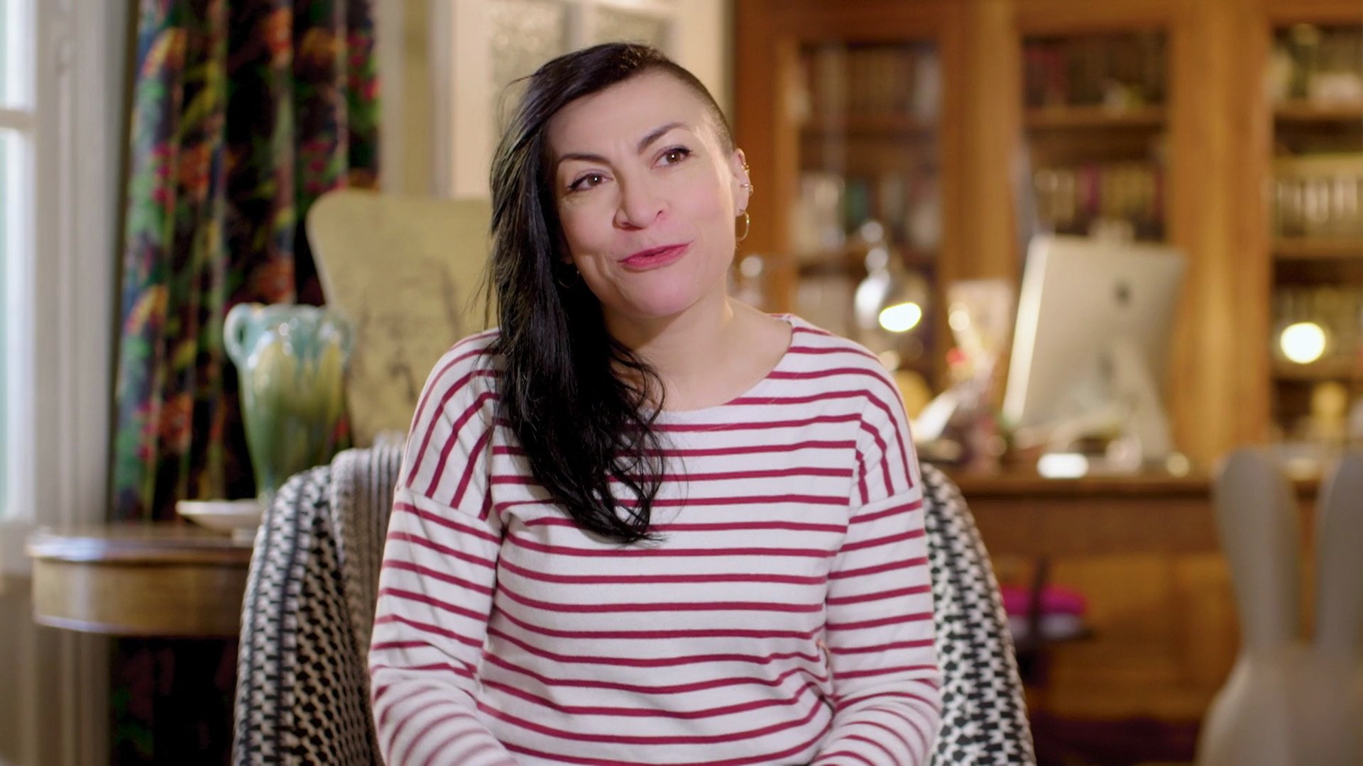 Laure Limongi dans la série documentaire D'une page à l'autre