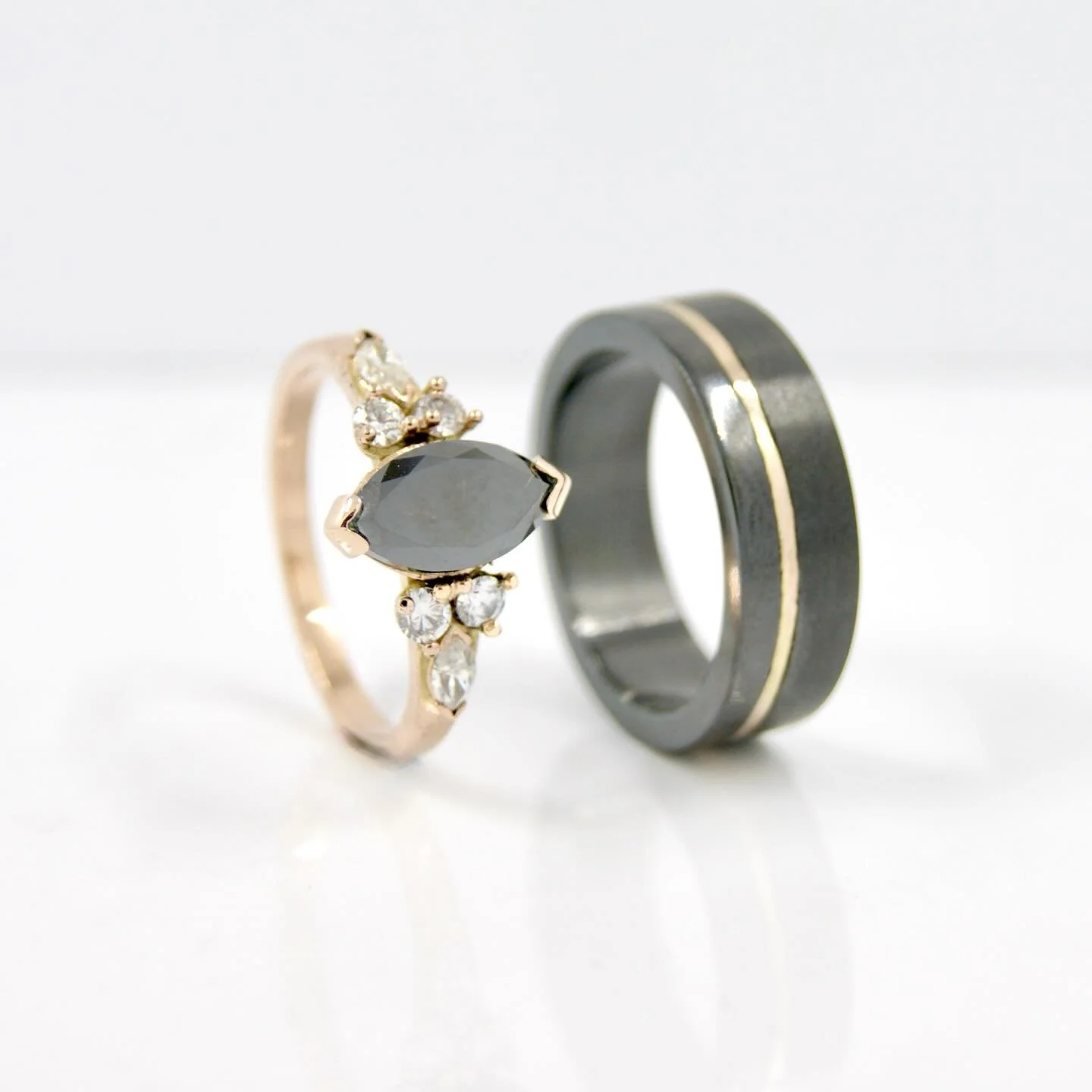 Black diamond, rose gold, white diamonds and zirconium are the base materials for these beauties! #galeriepuur #blackdiamond #zirconium #weddingrings