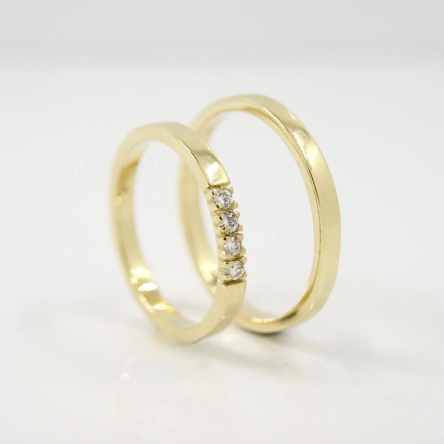 Simple and elegant to last a lifetime! All wedding rings ring we make are unique and made in house with great care for detail. Do you want to know if we can make your wedding ring? Just walk in or make an appointment on our website.
#weddingrings #ga