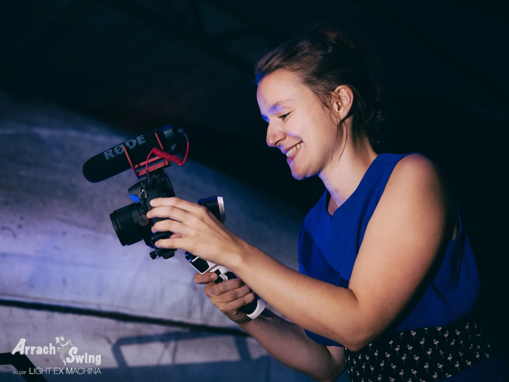 photo de céliane vidéaste en plein tournage