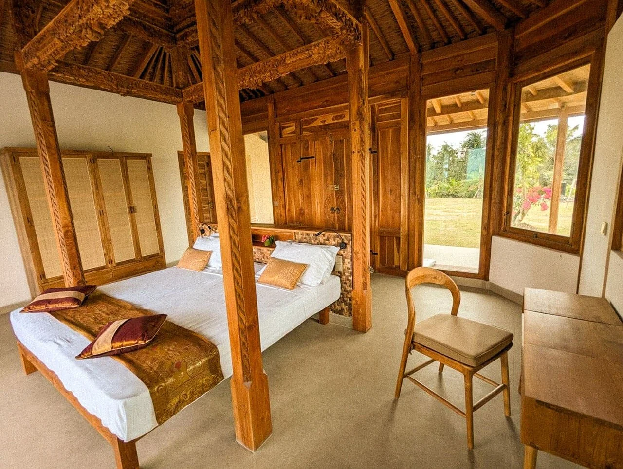 Puri-Dajuma-Terrace-Eco-Lodge-Spa-Bali-Joglo-Inside-Overview-1415x1066.jpg