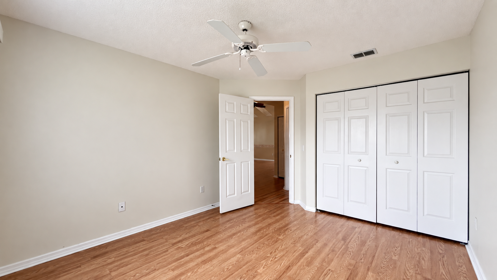 33 - Bedroom 2.jpg