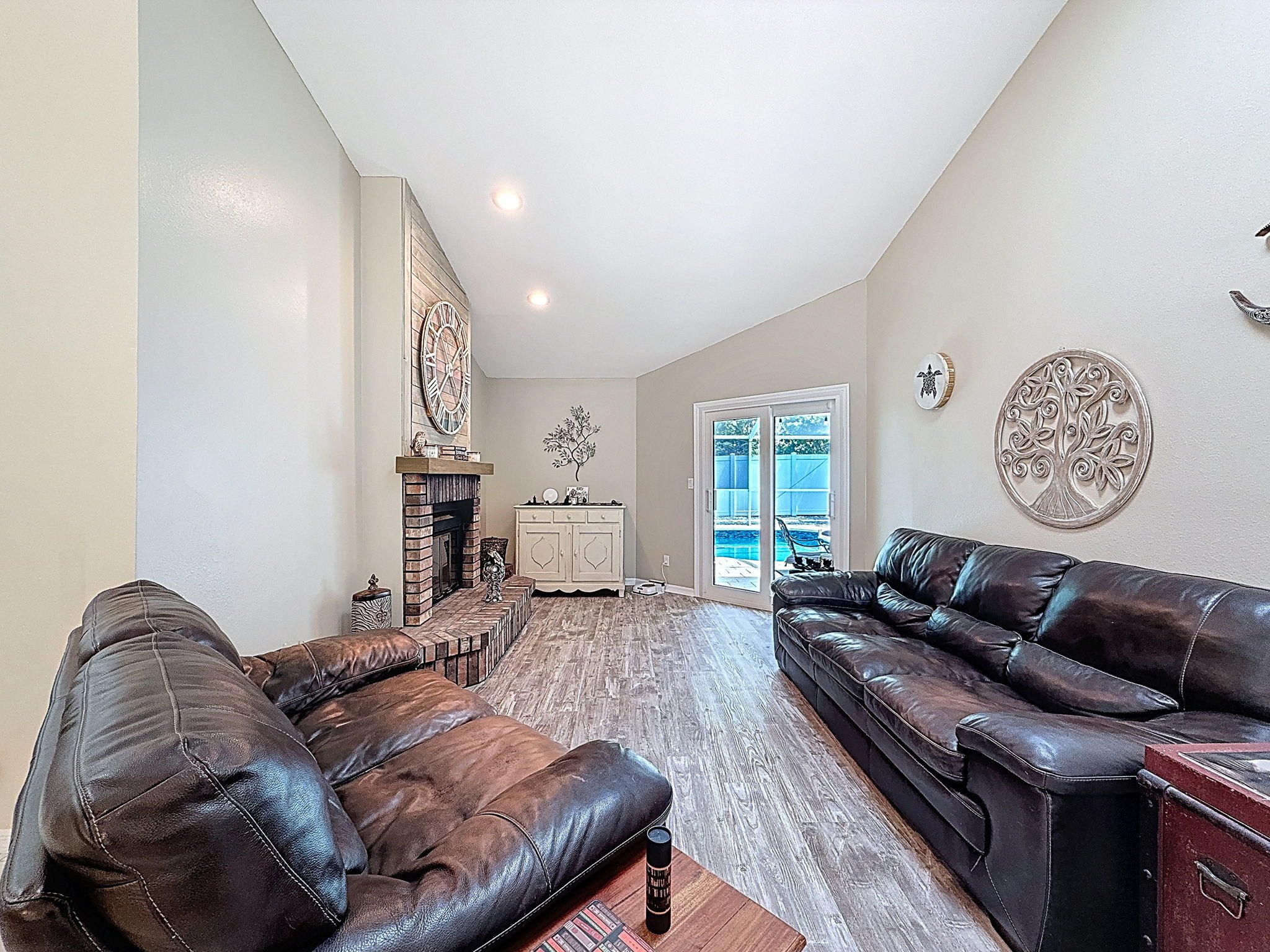 16-web-or-mls-1604-Gulf-Beach-Blvd-14.jpg
