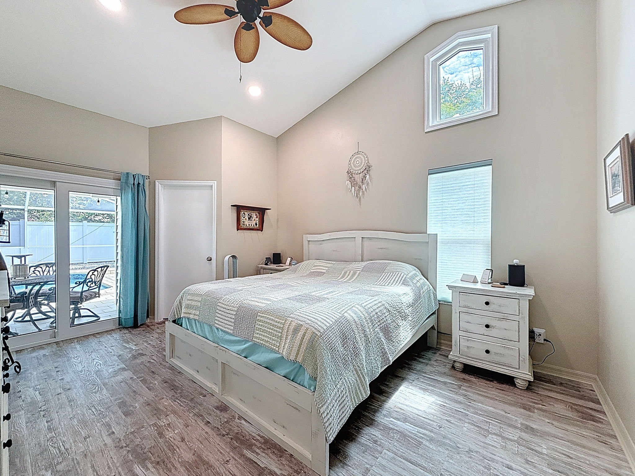 34-web-or-mls-1604-Gulf-Beach-Blvd-46.jpg