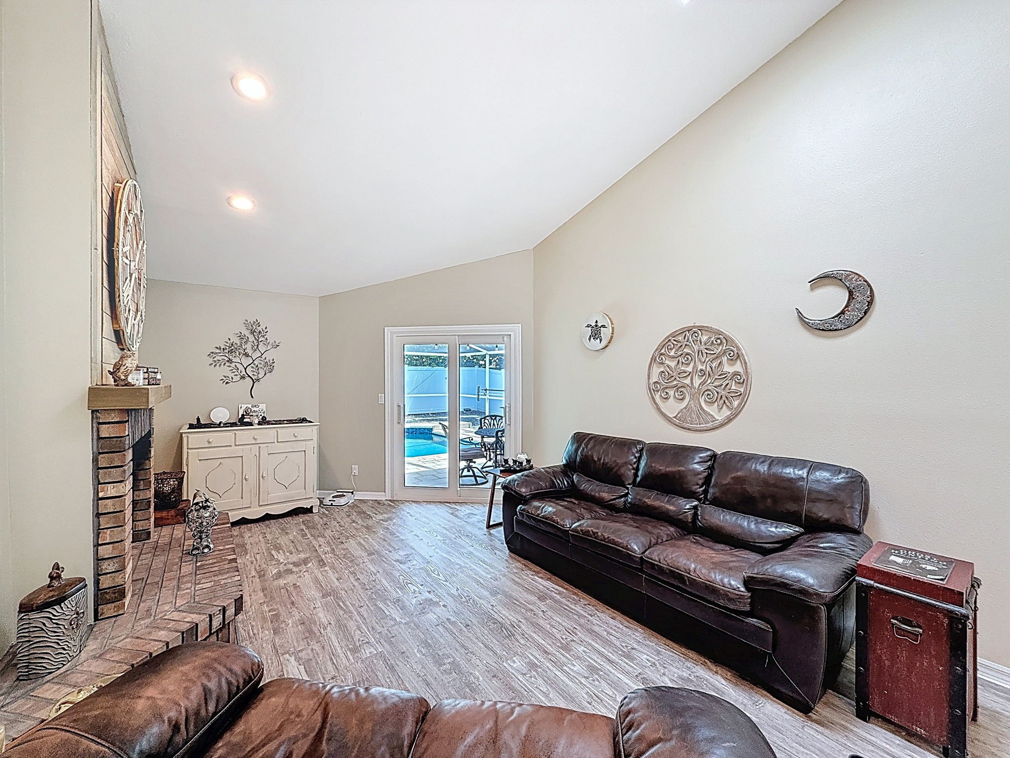 17-web-or-mls-1604-Gulf-Beach-Blvd-15.jpg