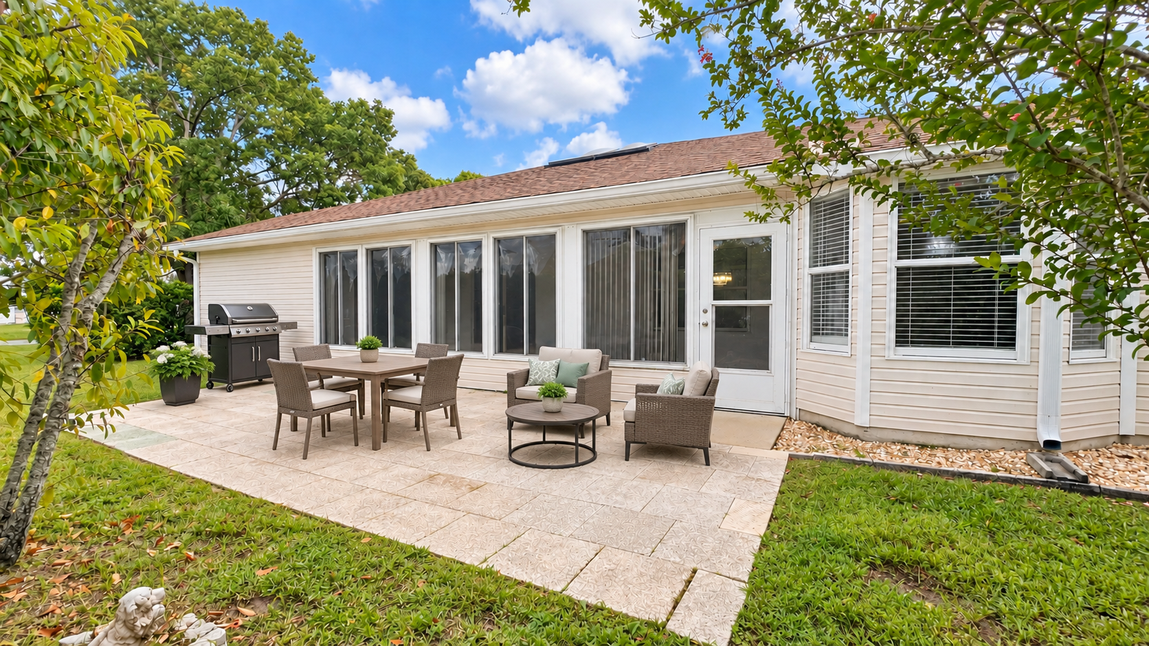 39 - Backyard.jpg